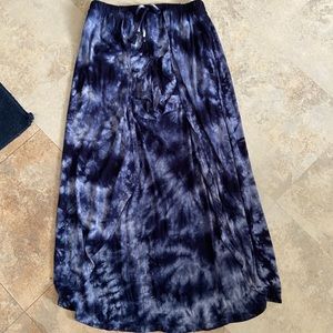 Brand new tie dye short with skirt in back